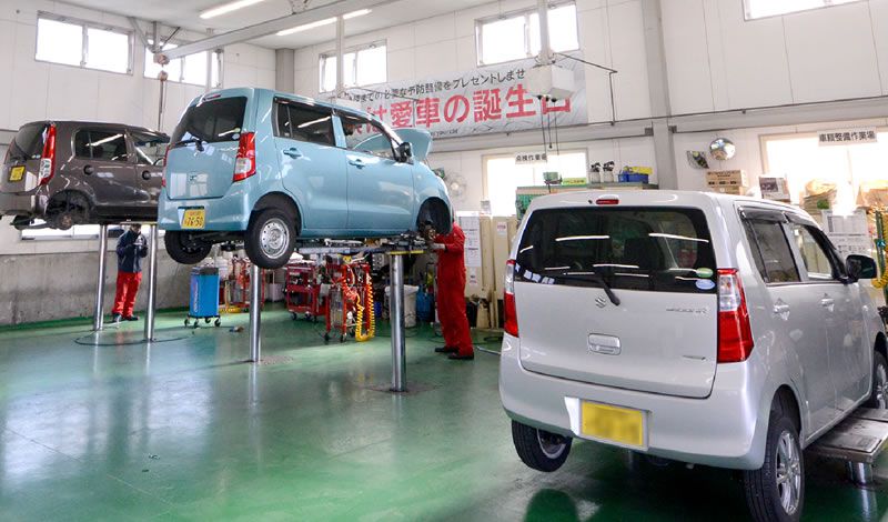 車検の入庫風景